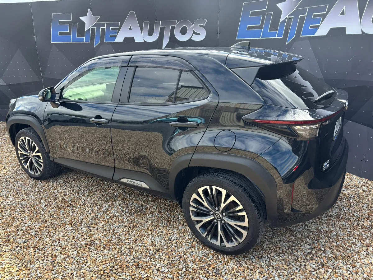 Toyota Yaris Cross Sol Hybrid 2022 - Image 4