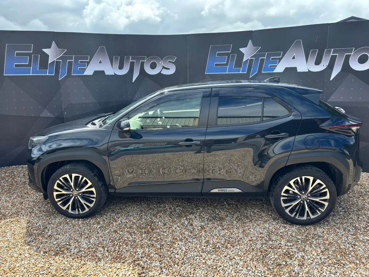 Toyota Yaris Cross Sol Hybrid 2022 - Image 3