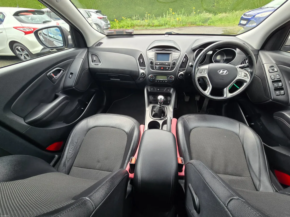 141 Hyundai ix35 1.7 Executive Nct 03-27 - Image 6