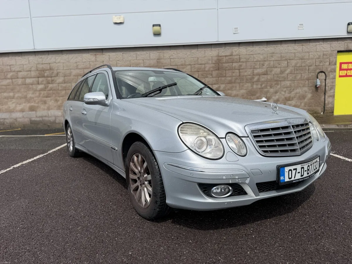 MERCEDES BENZ ELEGANCE AUTO GREAT SERVICE HISTORY - Image 4