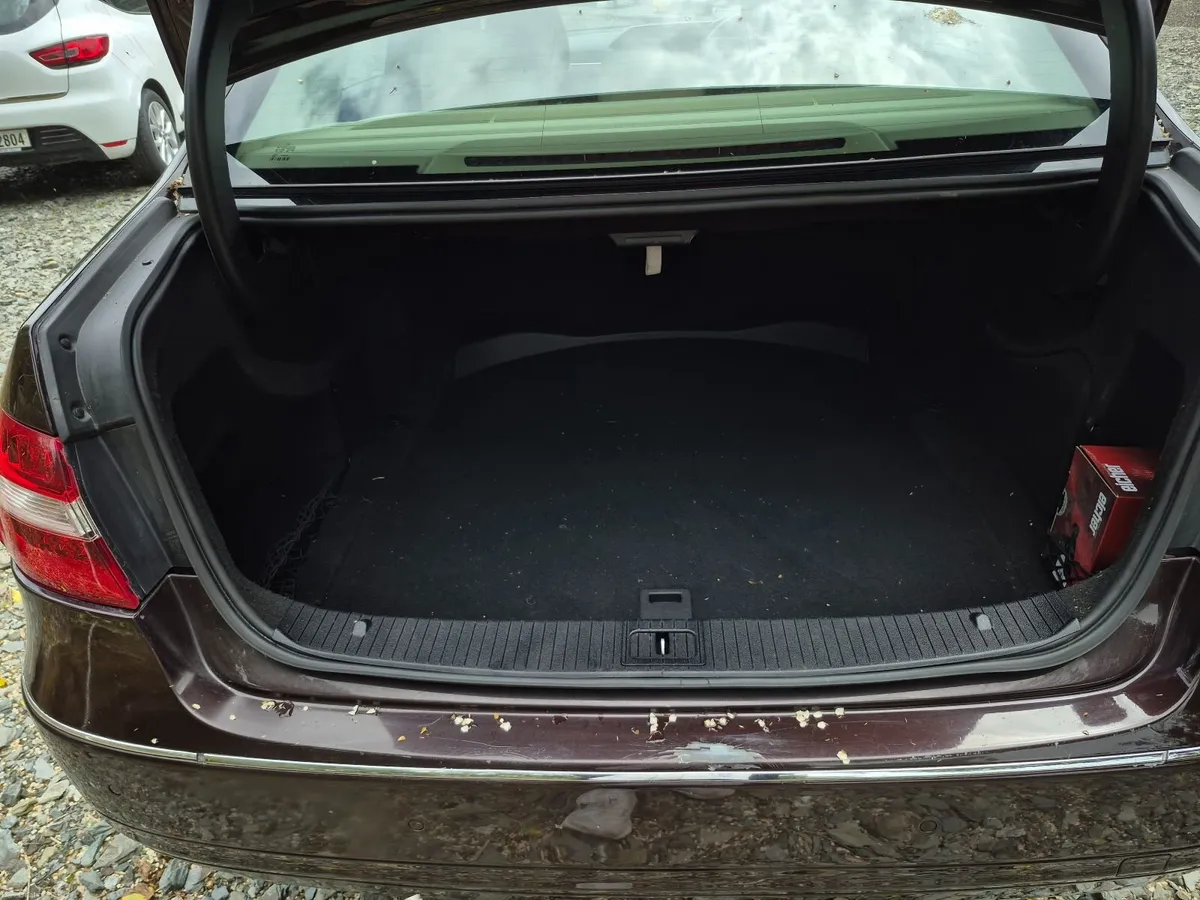 Mercedes-Benz E-Class 2013 - Image 3