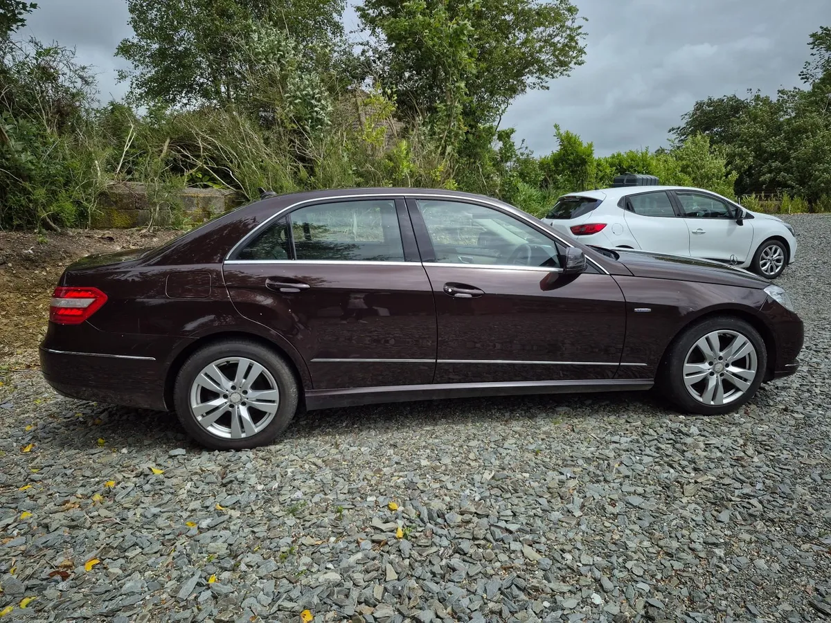 Mercedes-Benz E-Class 2013 - Image 5