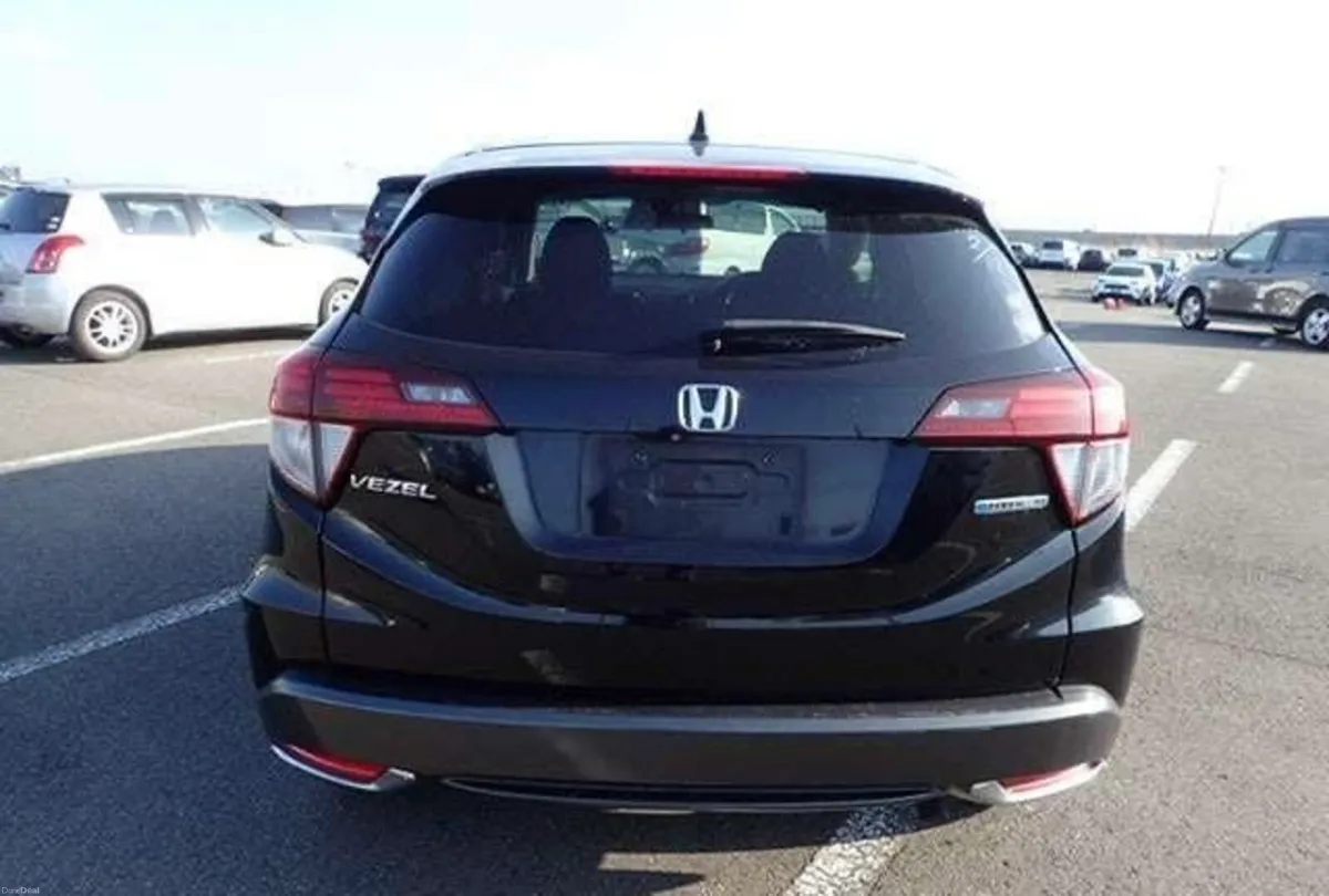 HONDA  VEZEL HYBRID 1.5L 2016 X PACKAGE - Image 3