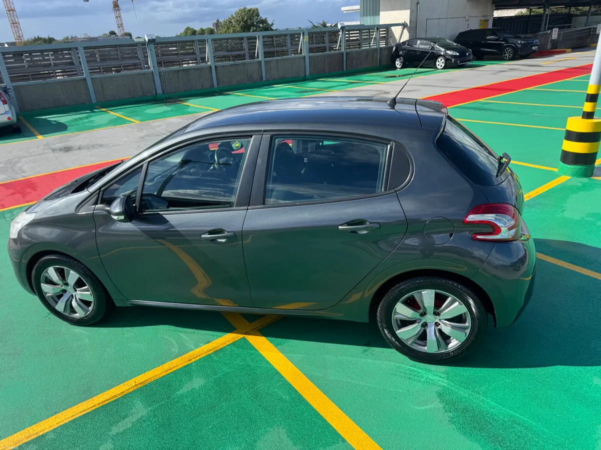 132 Peugeot 208 1.4d spotless car - Image 3