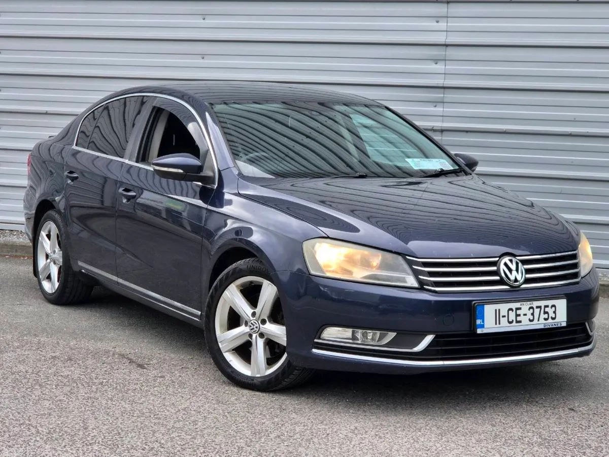 Passat 2011 Very Clean, Driving perfect - Image 4