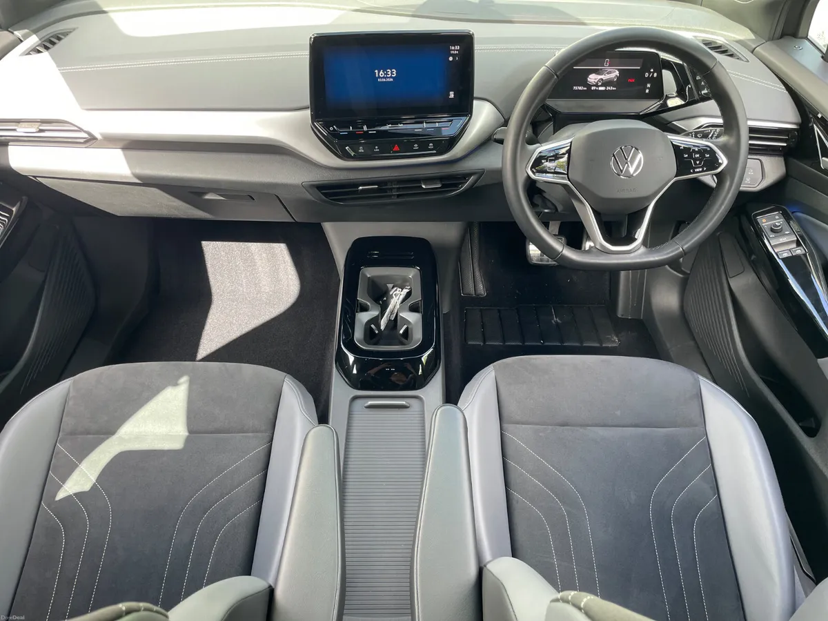 77KWH - APPLE PLAY - HALF LEATHER - REVERSE CAMERA - Image 3
