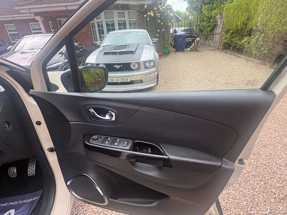 Renault Captur 2016 1.5 diesel , signature - Image 4