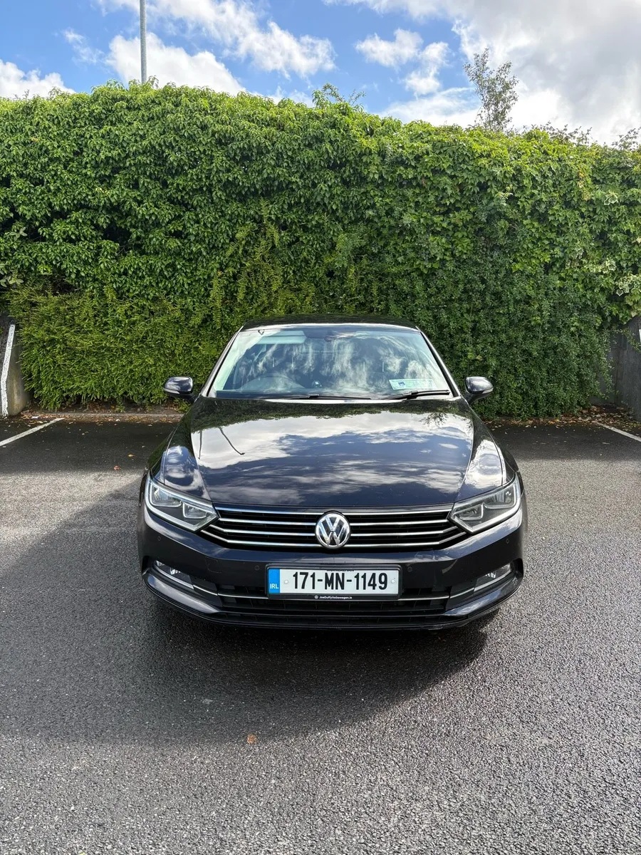 Volkswagen Passat 2.0 TDI SE BUSINESS BLUEMOTION - Image 1