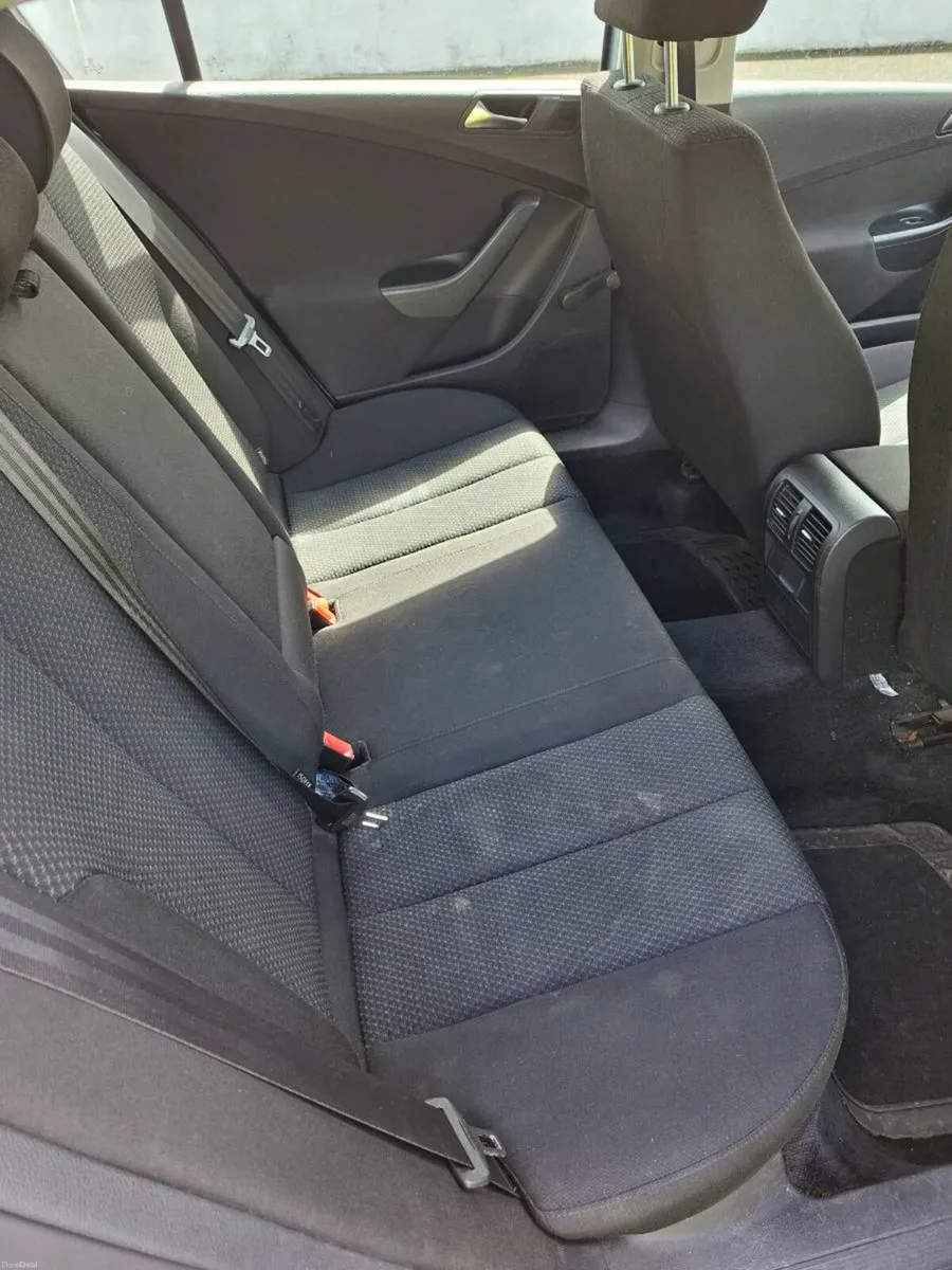 VW PASSAT 2010 ONLY 197KM 1 OWNER - Image 6