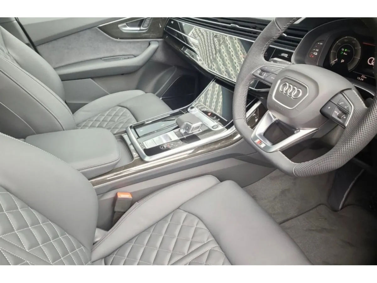 Audi Q7 60 TFSIE Q COMP 490PS - Image 3