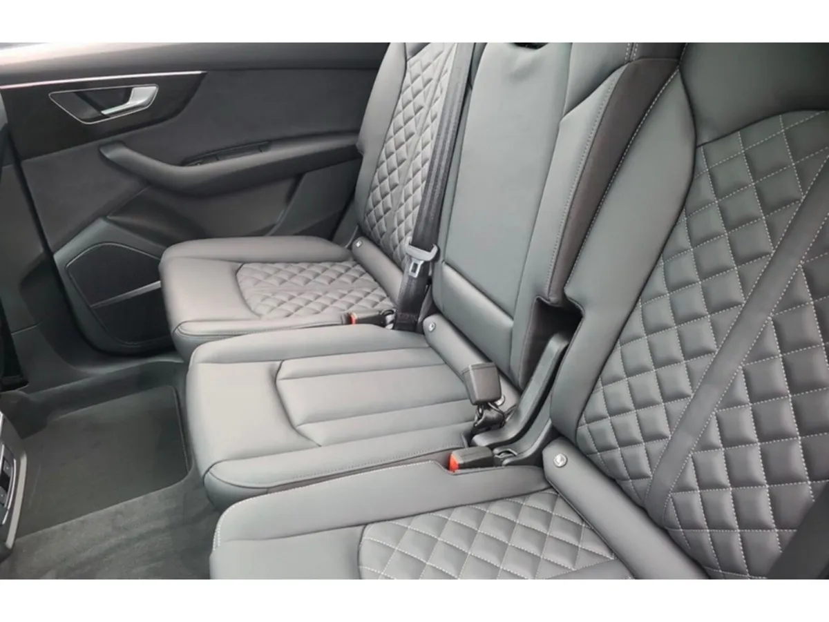 Audi Q7 60 TFSIE Q COMP 490PS - Image 4