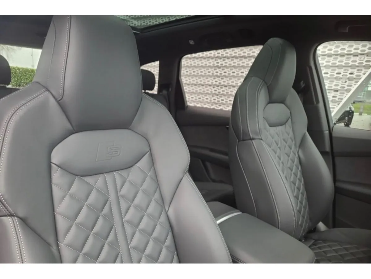 Audi Q7 60 TFSIE Q COMP 490PS - Image 2