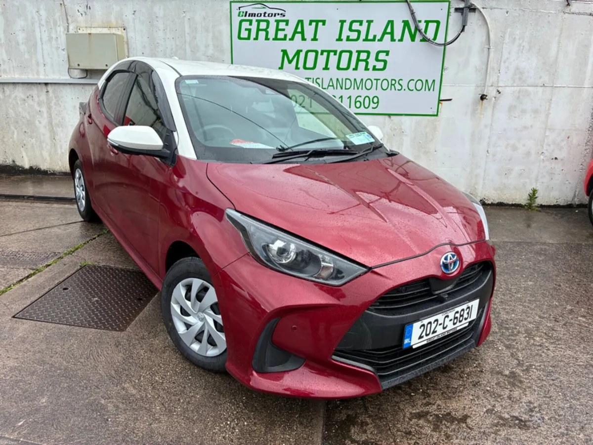 Toyota Yaris 1.5 petrol hybrid automatic - Image 1