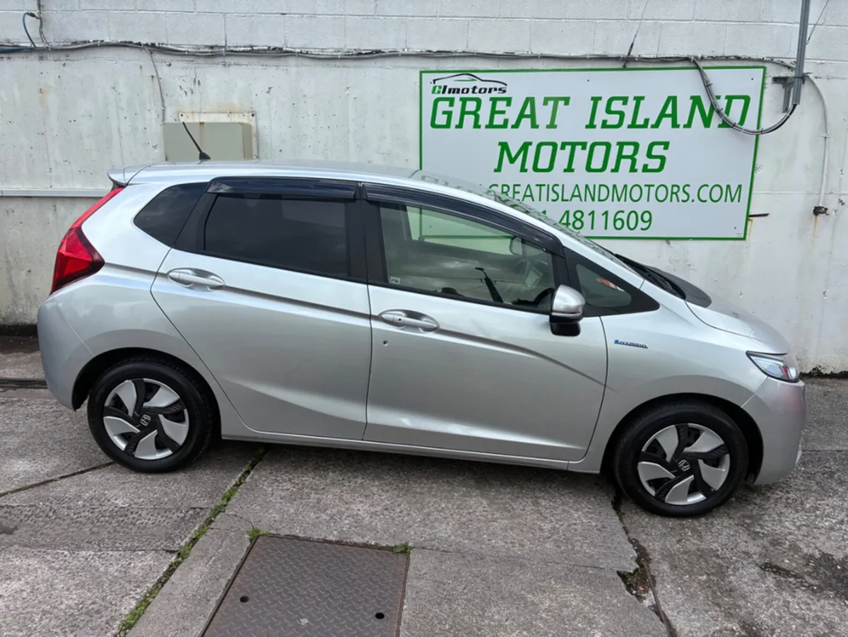 Honda Fit 1.5 petrol hybrid automatic - Image 3