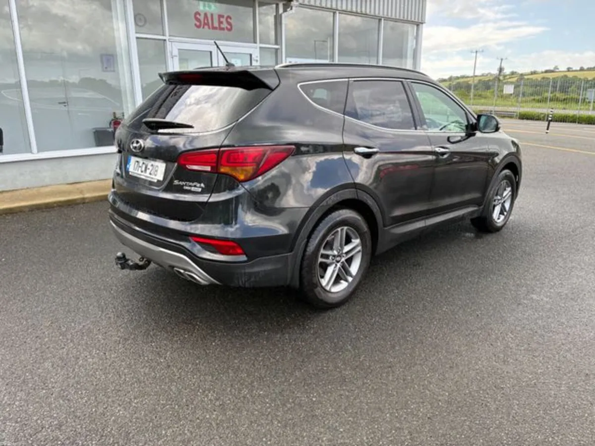Hyundai Santa Fe Executive 4WD 5DR - Image 3