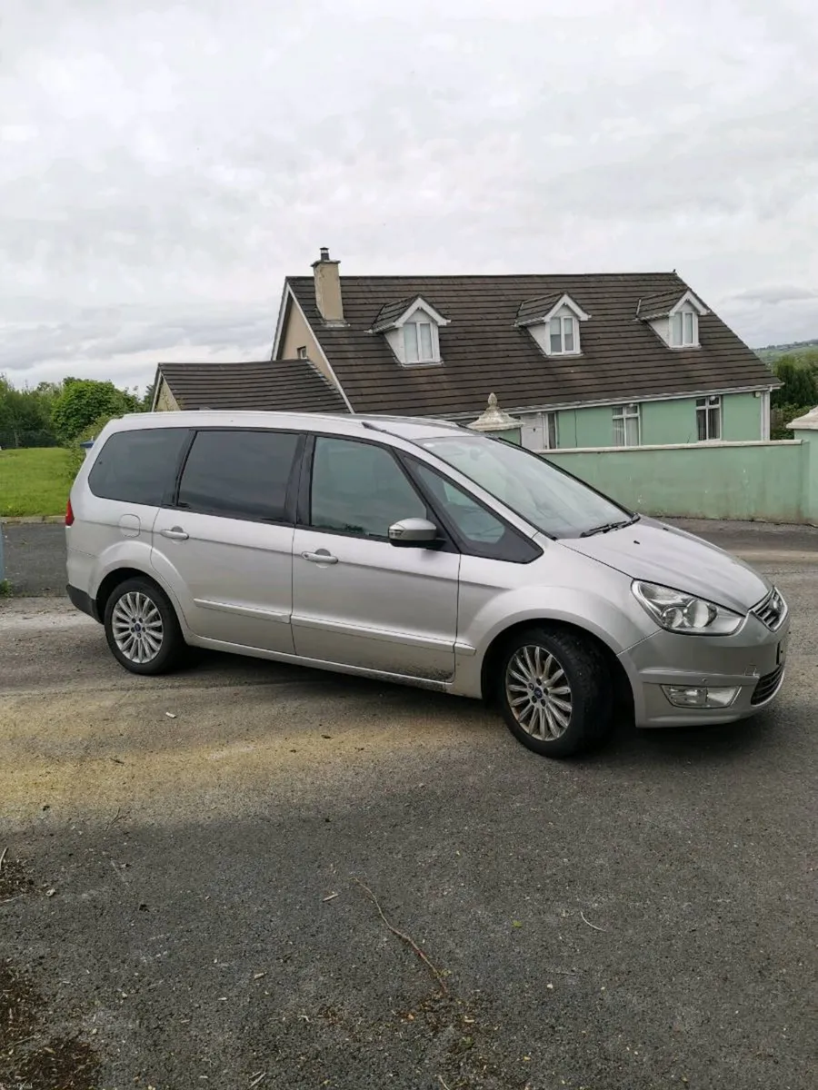 142 Ford Galaxy - Image 4