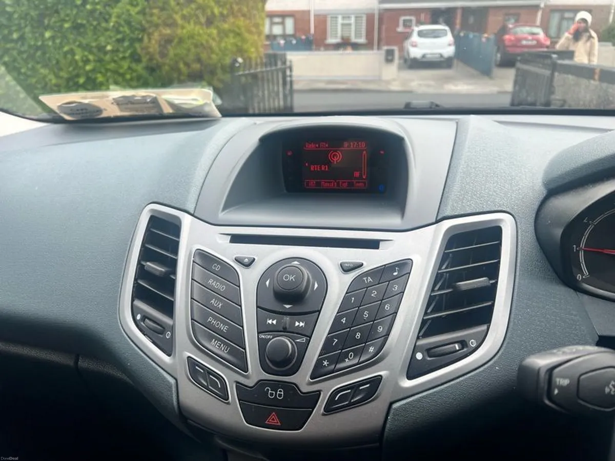 2009 Ford Fiesta - Image 3