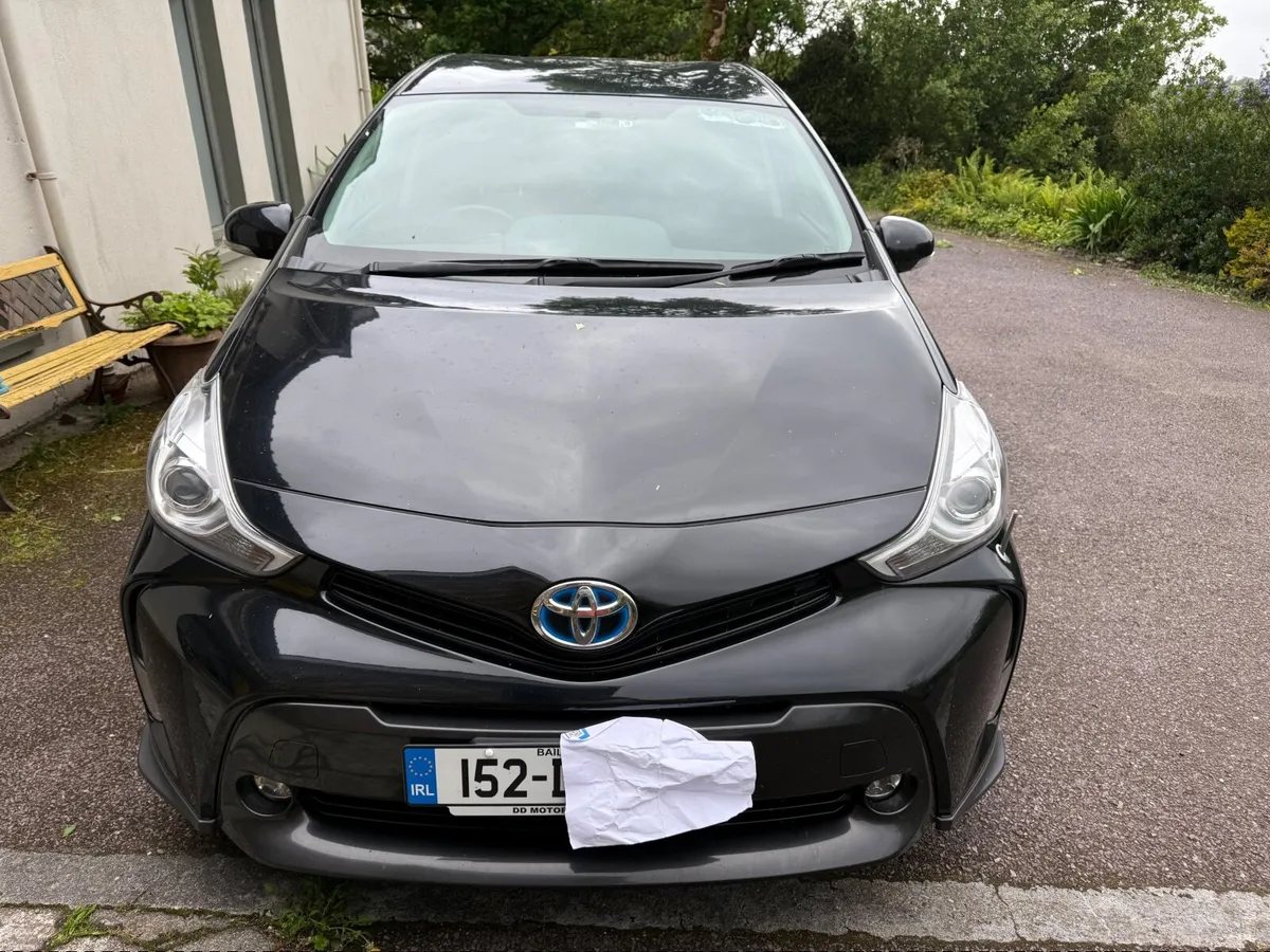 Toyota Prius 2015 - Image 2