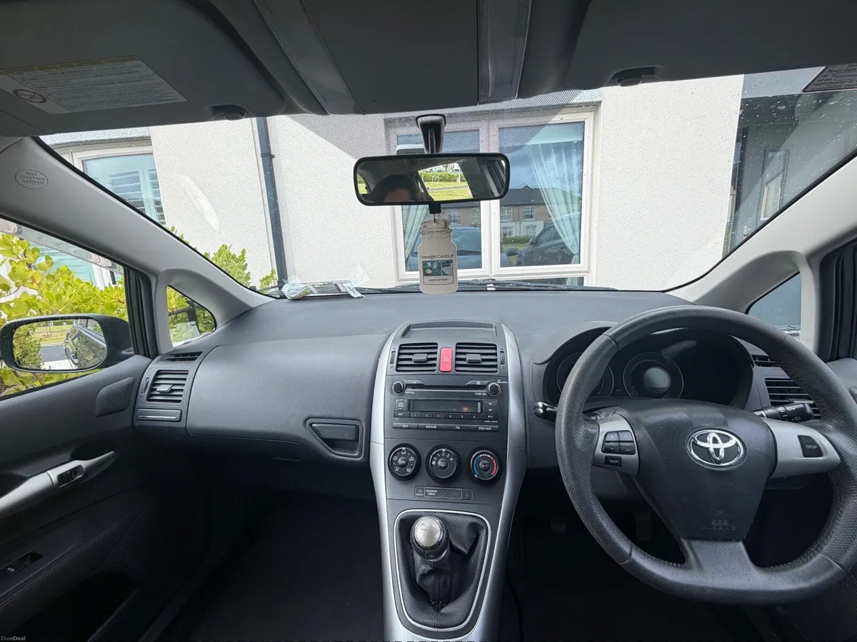 Toyota Auris 2010 - Image 3
