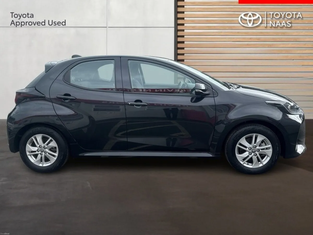 Toyota Yaris *SCAPPRAGE OF €2,000 BOOK YOUR APPOIN - Image 3