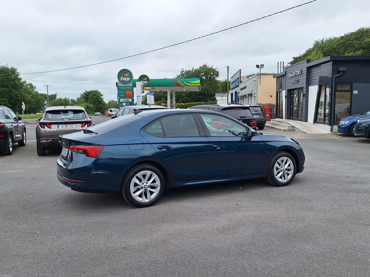 Skoda Octavia 2.0 Tdi Dsg Automatic *High Spec - Image 3