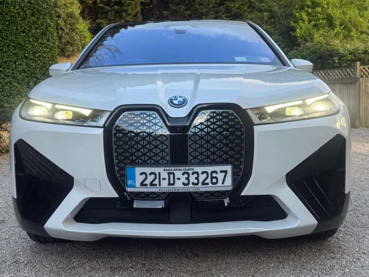 BMW iX 50 M SPORT XDRIVE *Long Range…Huge Specific - Image 4