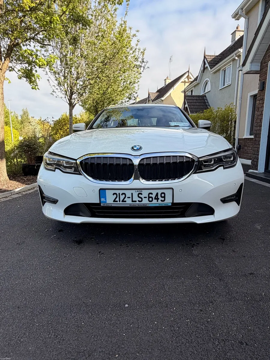 BMW 330e SE Sport Pro - Image 2
