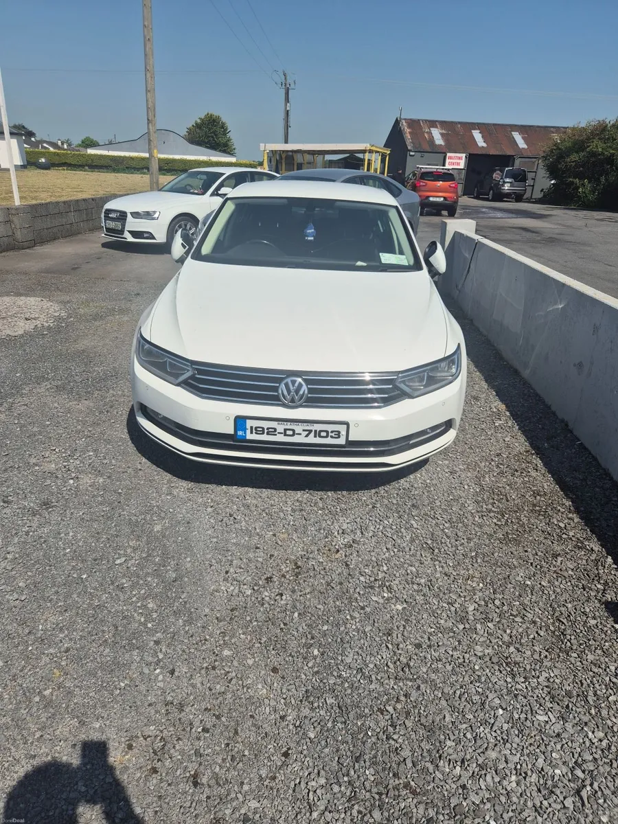 Volkswagen Passat 2019 - Image 2