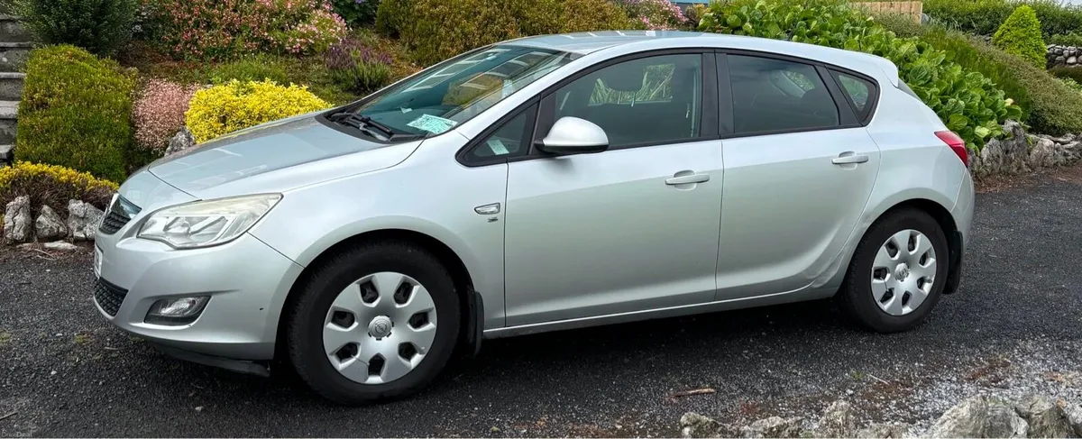 Opel Astra 2010 - Image 3