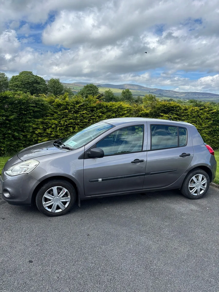 Renault Clio - Image 2
