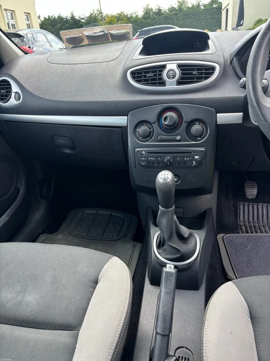 Renault Clio - Image 5