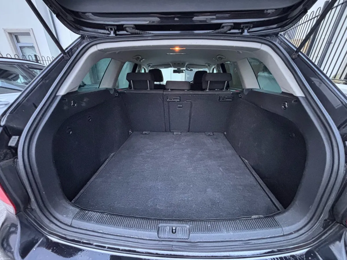 VW Golf Estate Automatic - 129km - NCT March 2027 - Image 2