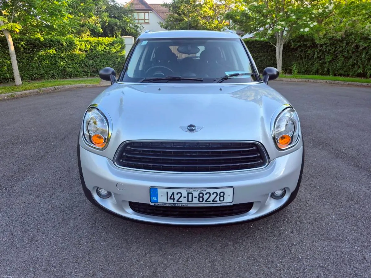 MINI COUNTRYMAN**VERY LOW MILEAGE**LIKE NEW** - Image 6