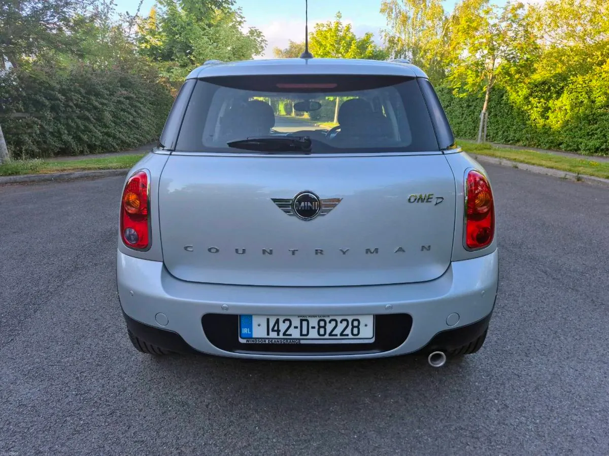 MINI COUNTRYMAN**VERY LOW MILEAGE**LIKE NEW** - Image 5