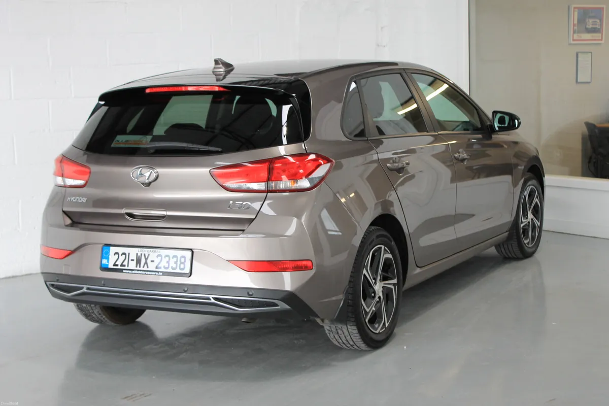 Hyundai i30 2021, Deluxe Petrol - Image 6