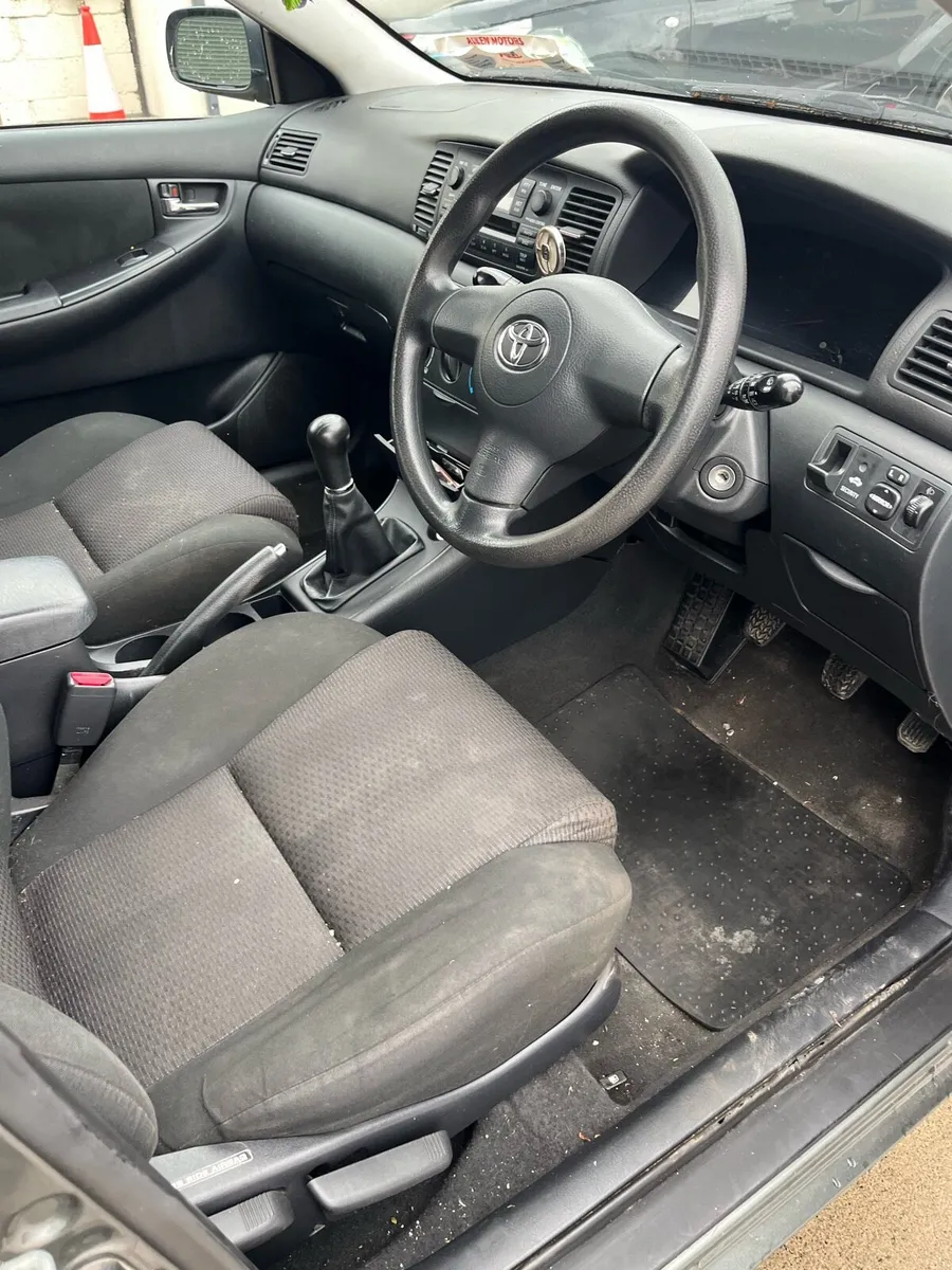 Toyota Corolla - Image 4