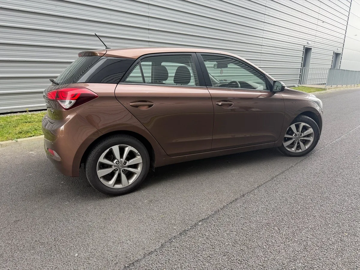 Hyundai i20 2015 1.4 petrol - Image 3