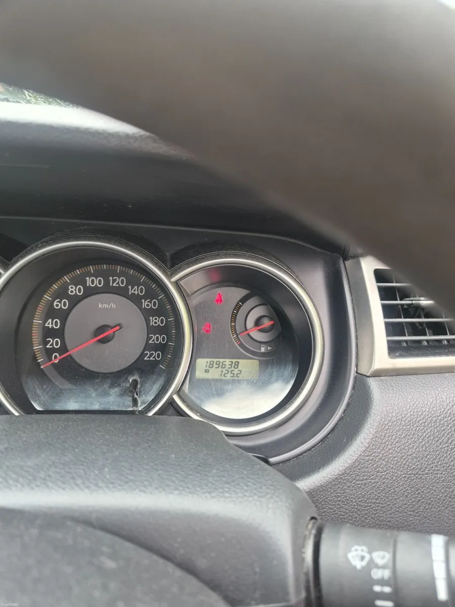 Nissan Tiida 2008 - Image 4