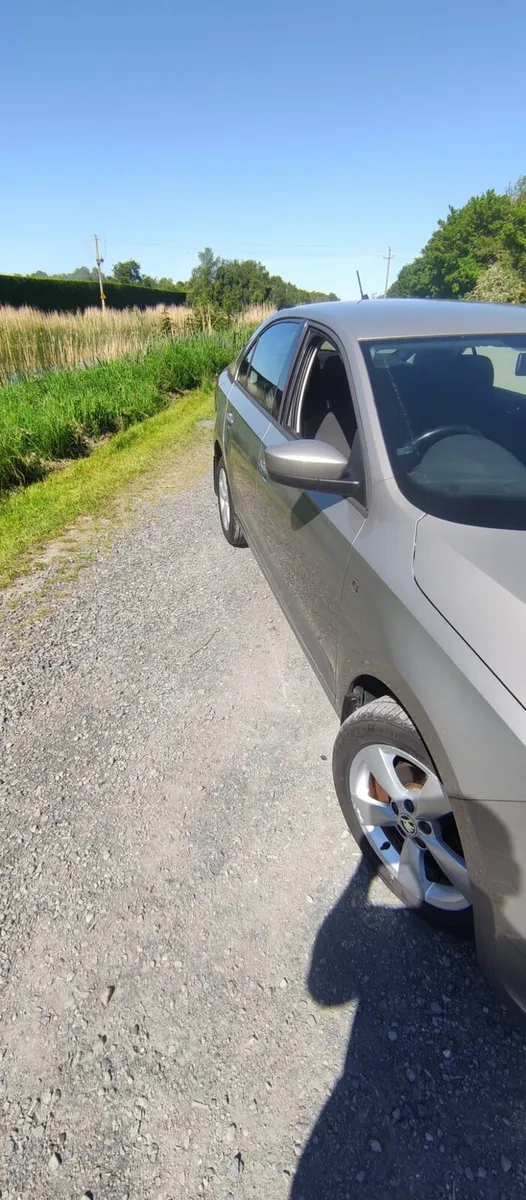 Škoda Rapid - Image 2