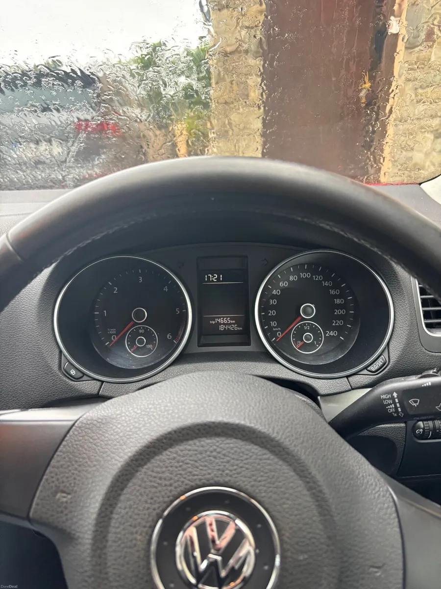 180,000km - Volkswagen Golf 1.6TDI - Image 5