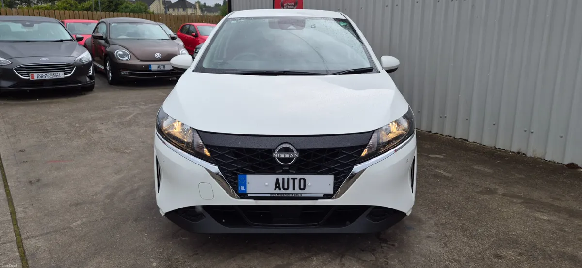 Nissan Note automatic new model e-power low kms - Image 4