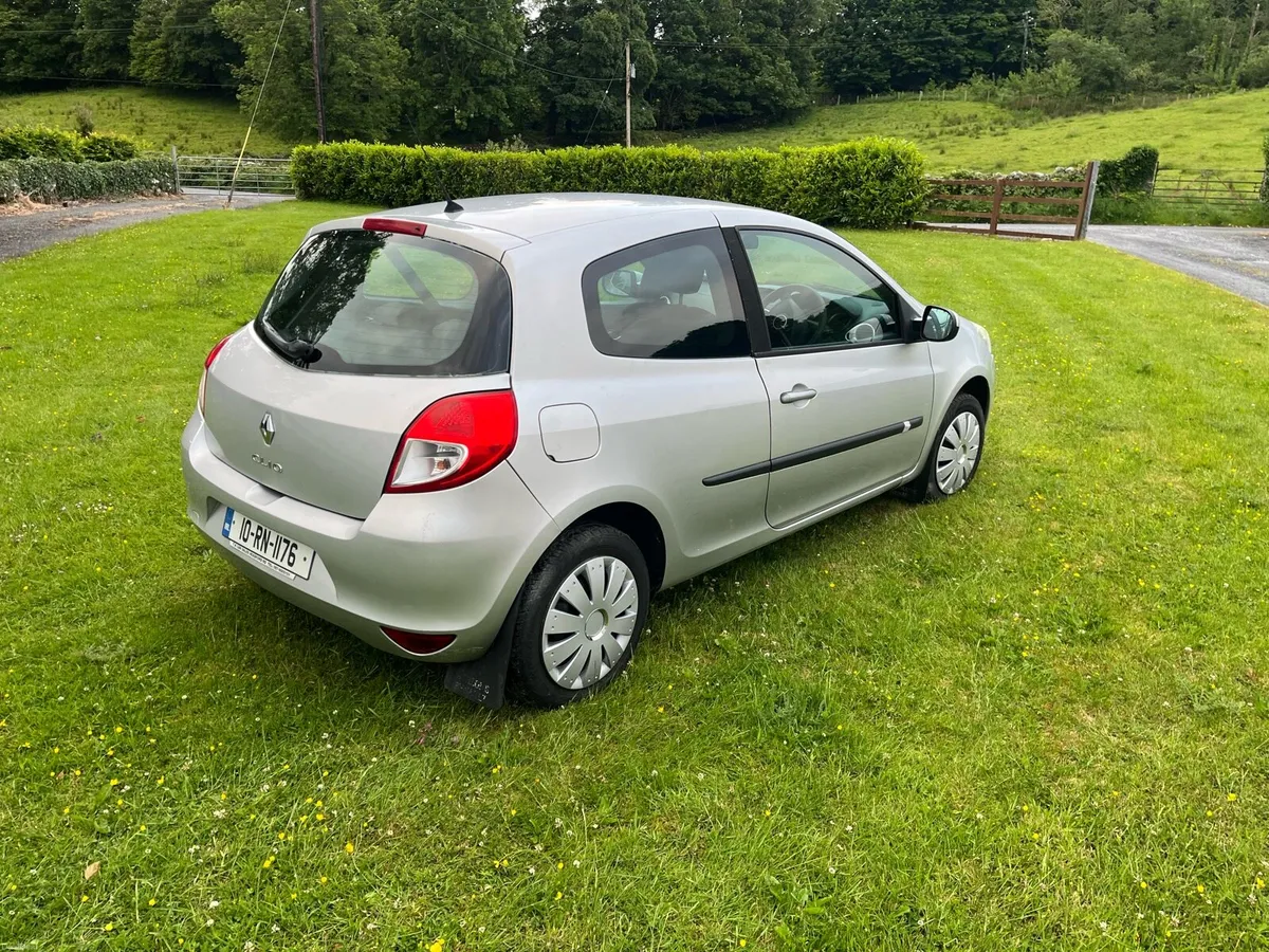 Clio for sale perfect condition full year nct test - Image 3