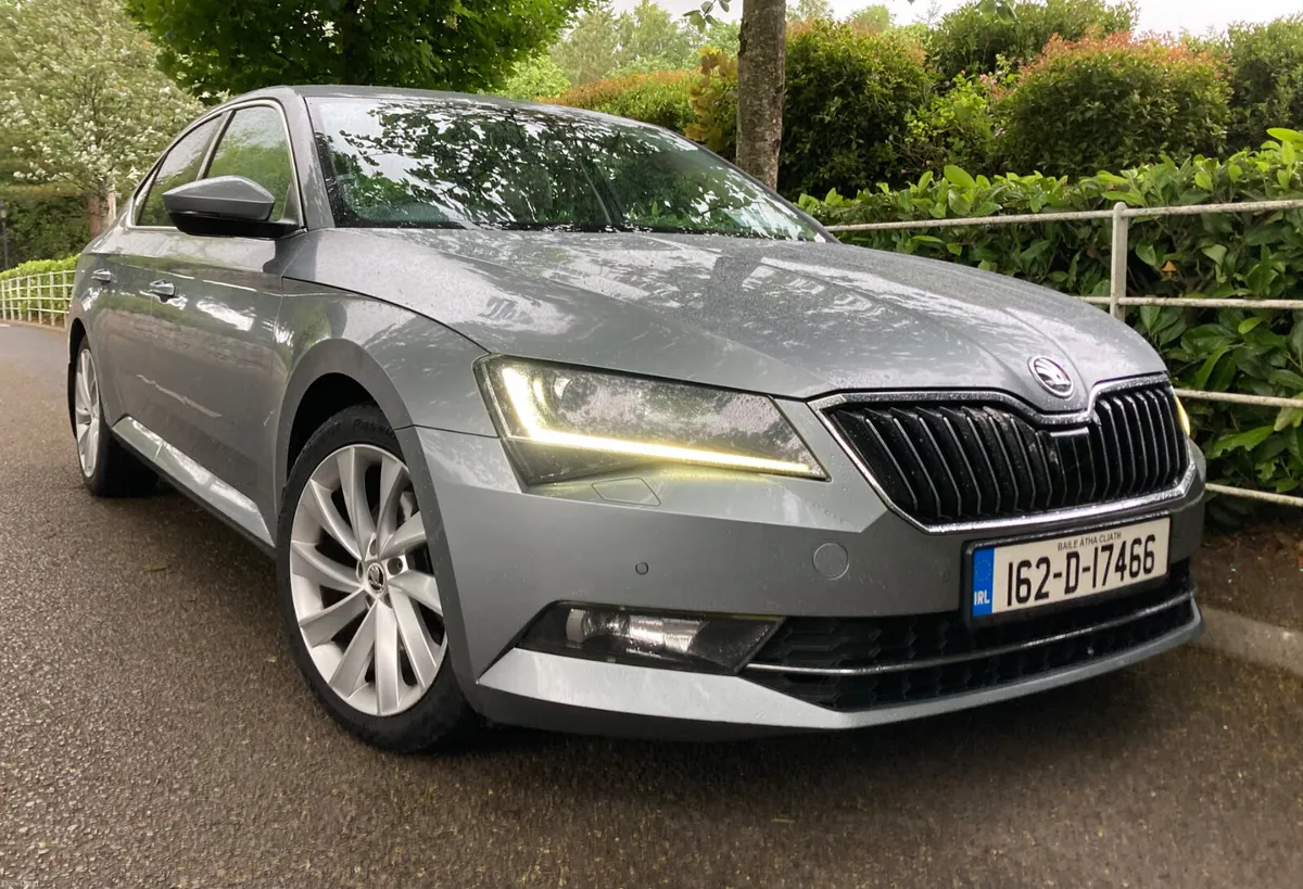 Skoda Superb 2.0 TDI 190bhp Style DSG Automatic - Image 3