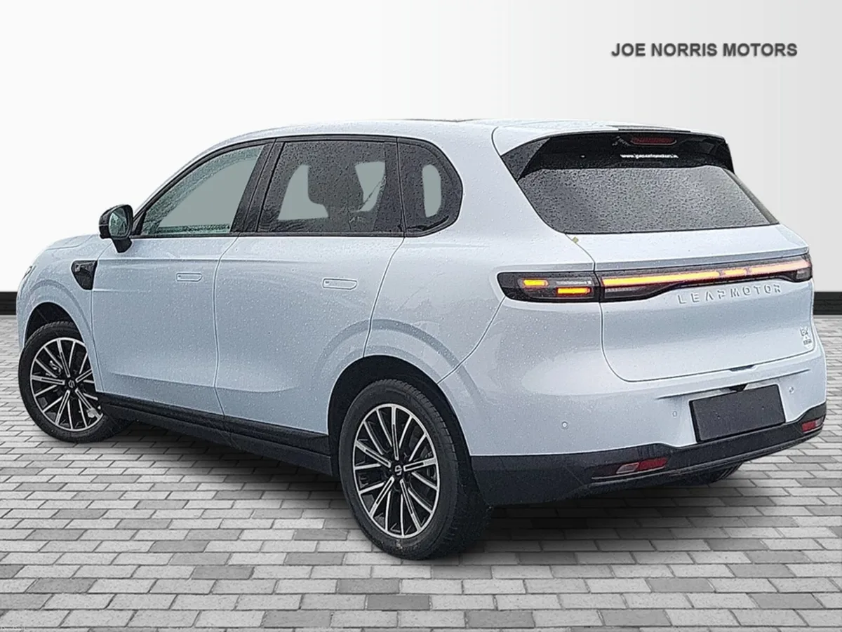 Leapmotor B10 DESIGN 67.1 KWH BEV - Image 4
