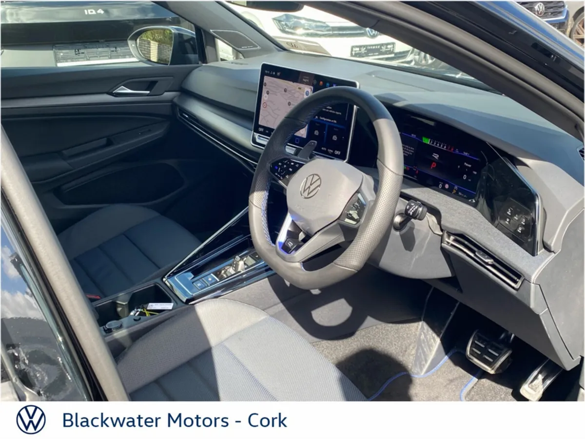 Volkswagen Golf Golf R 2.0 TSI 4MOTION 333BHP DSG - Image 4