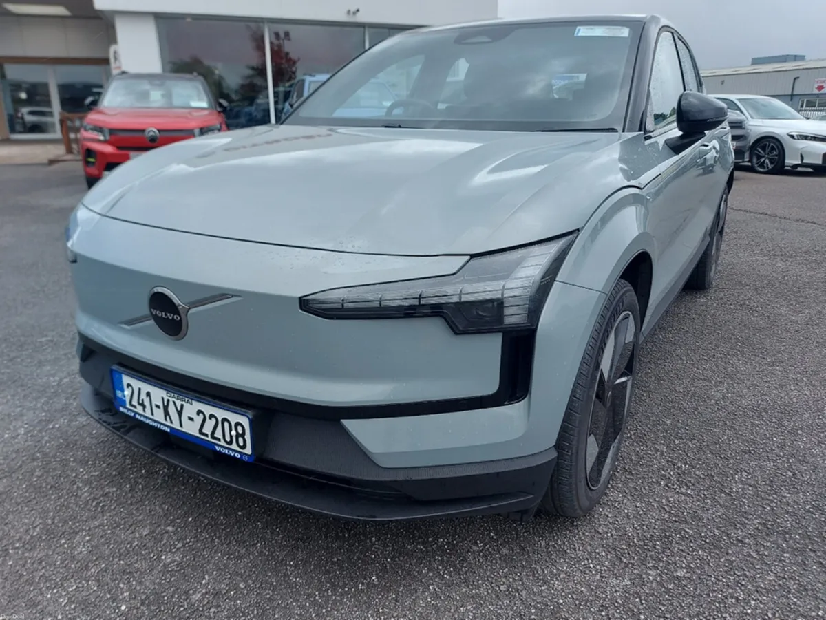 Volvo EX30 PLUS TWIN MTR EX-T RNG RWD - Image 2