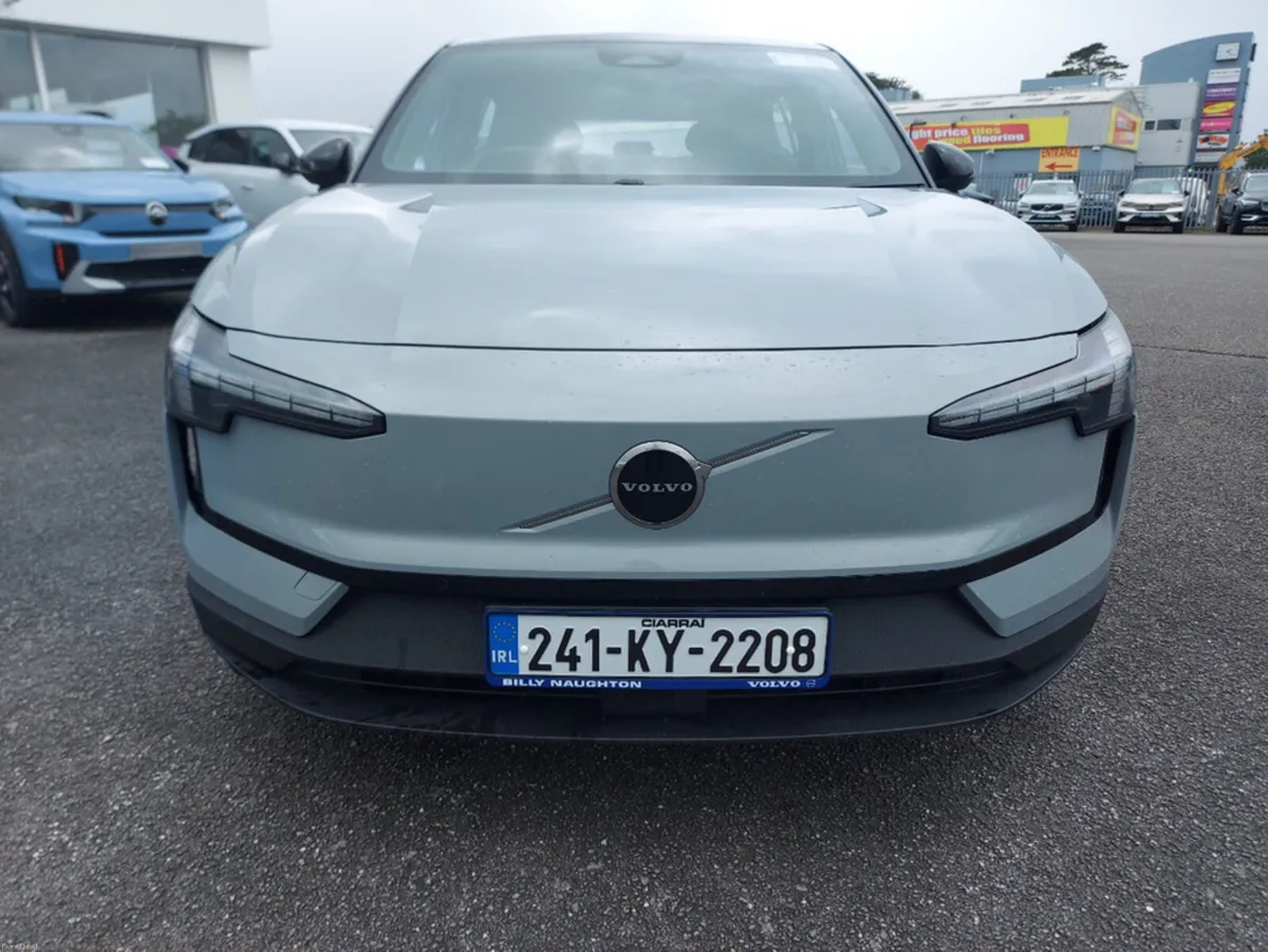 Volvo EX30 PLUS TWIN MTR EX-T RNG RWD - Image 3