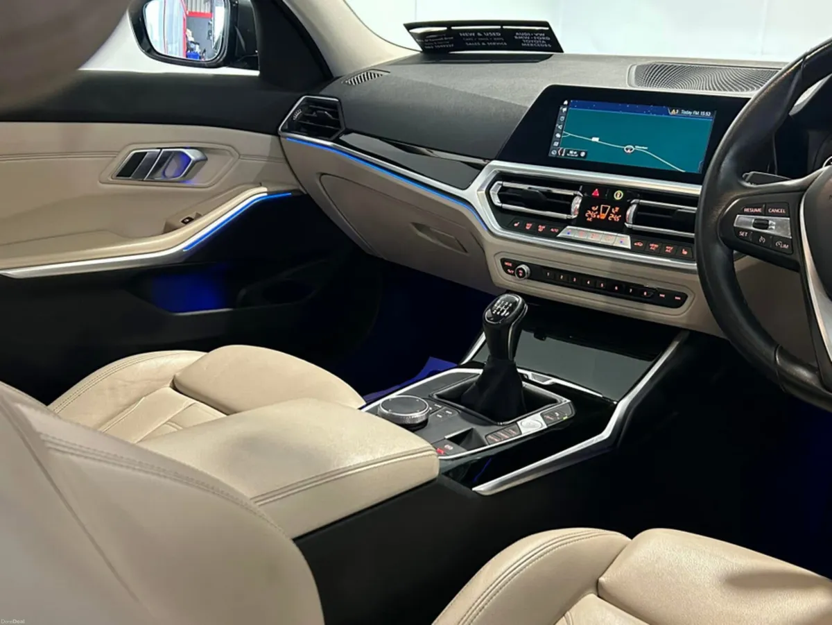 BMW 3-Series D SPORT 3SSG 4DR - Image 6