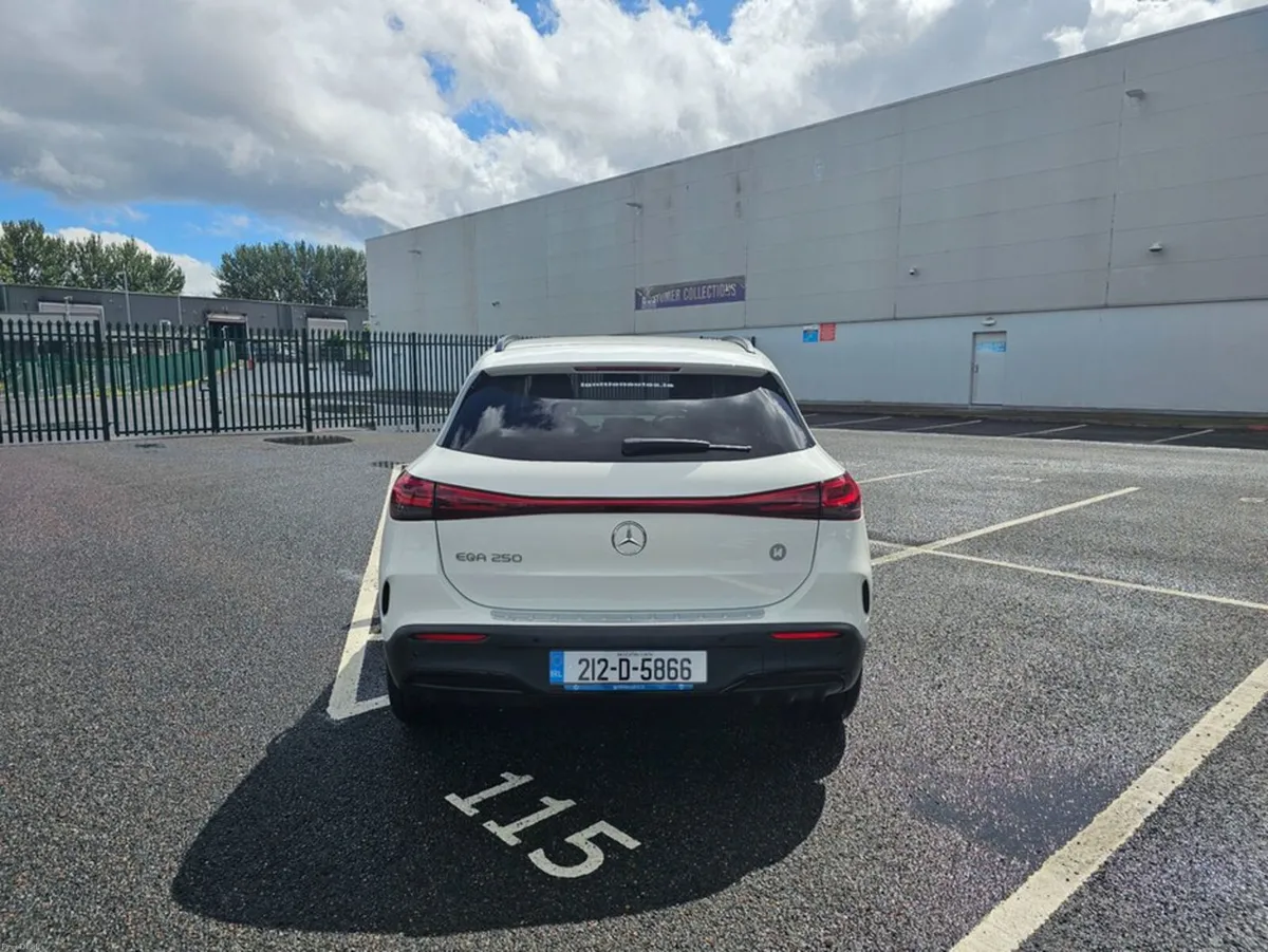Mercedes-Benz EQA FULL EV, AMG LINE. LOW MILEAGE, - Image 3