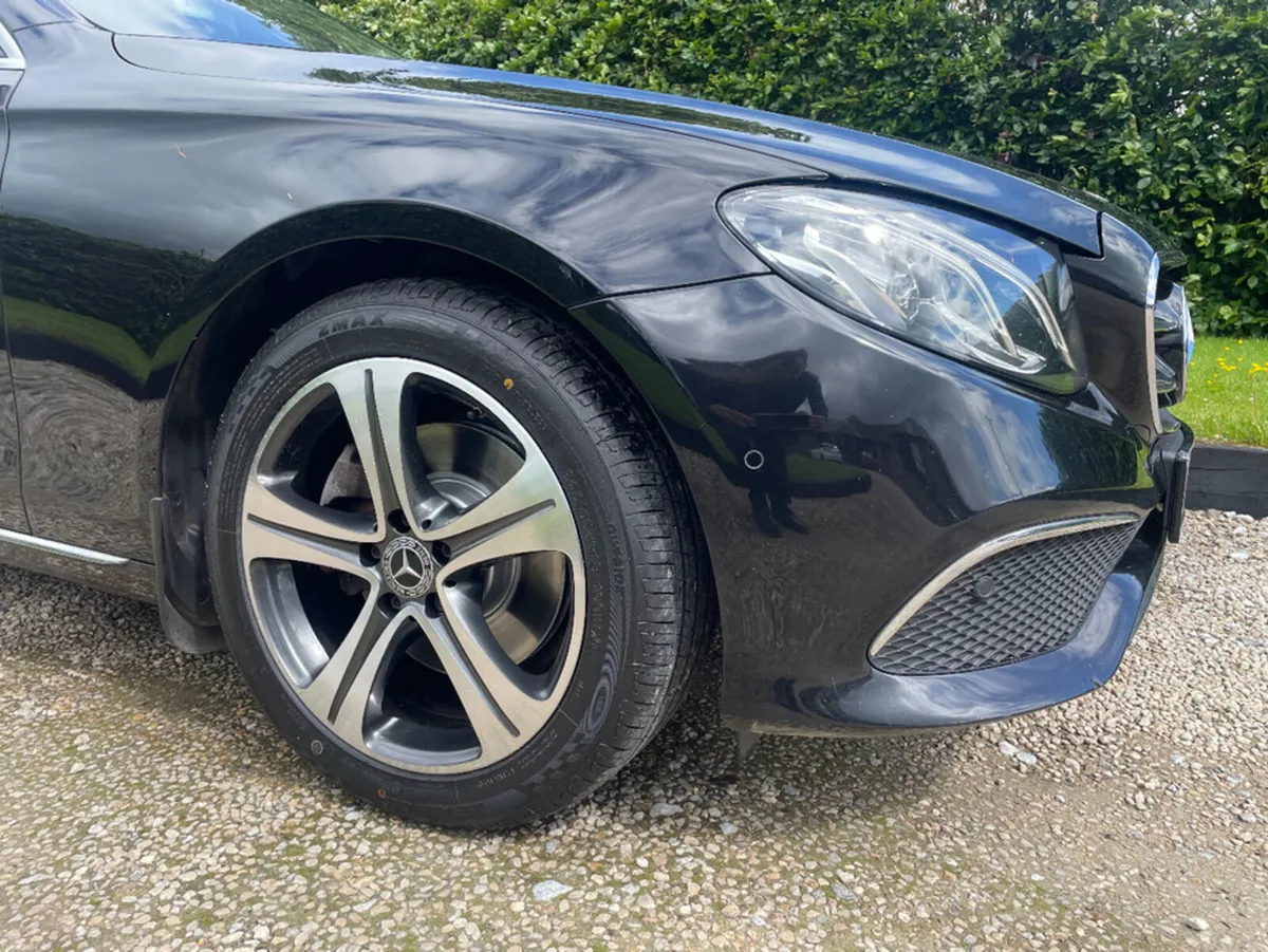 Mercedes-Benz E-Class E220 D SE 4DR AUTO - Image 5